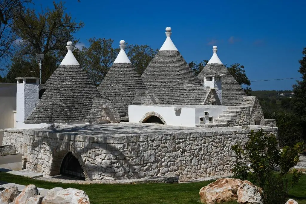 Trullo Magia Ostuni - L'Autentico Trullo Saraceno in Pietra Viva (Architettura & Trulli)