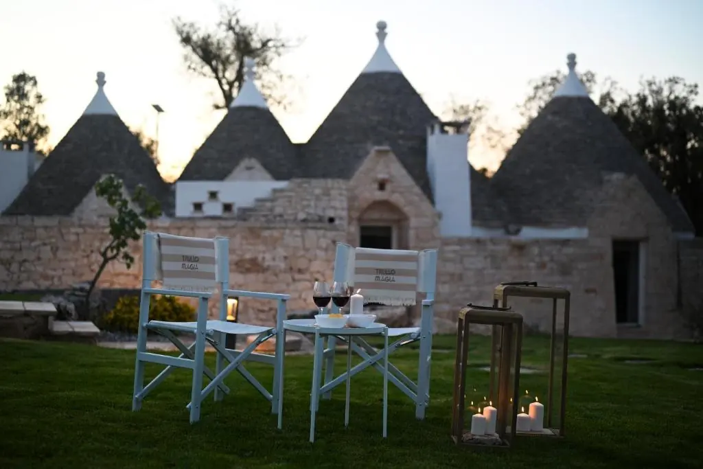 Trullo Magia Ostuni - Salottino Romantico nel Grande Giardino (Esterni & Patio)