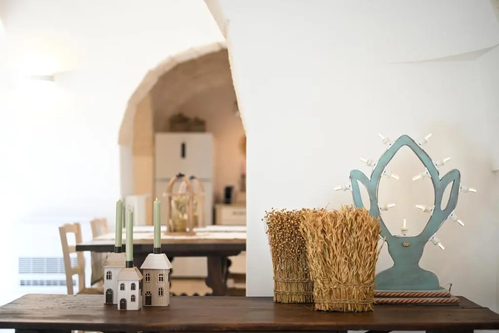 Dettagli architettonici in pietra calcarea autentica di Trullo Magia Cisternino